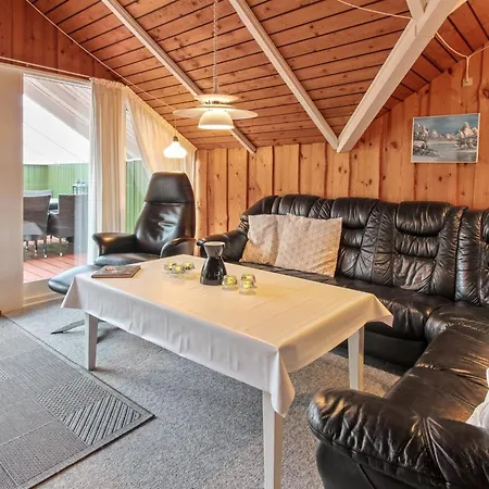 Nyaraló Sebiorn - 300m To The Fjord By Interhome *